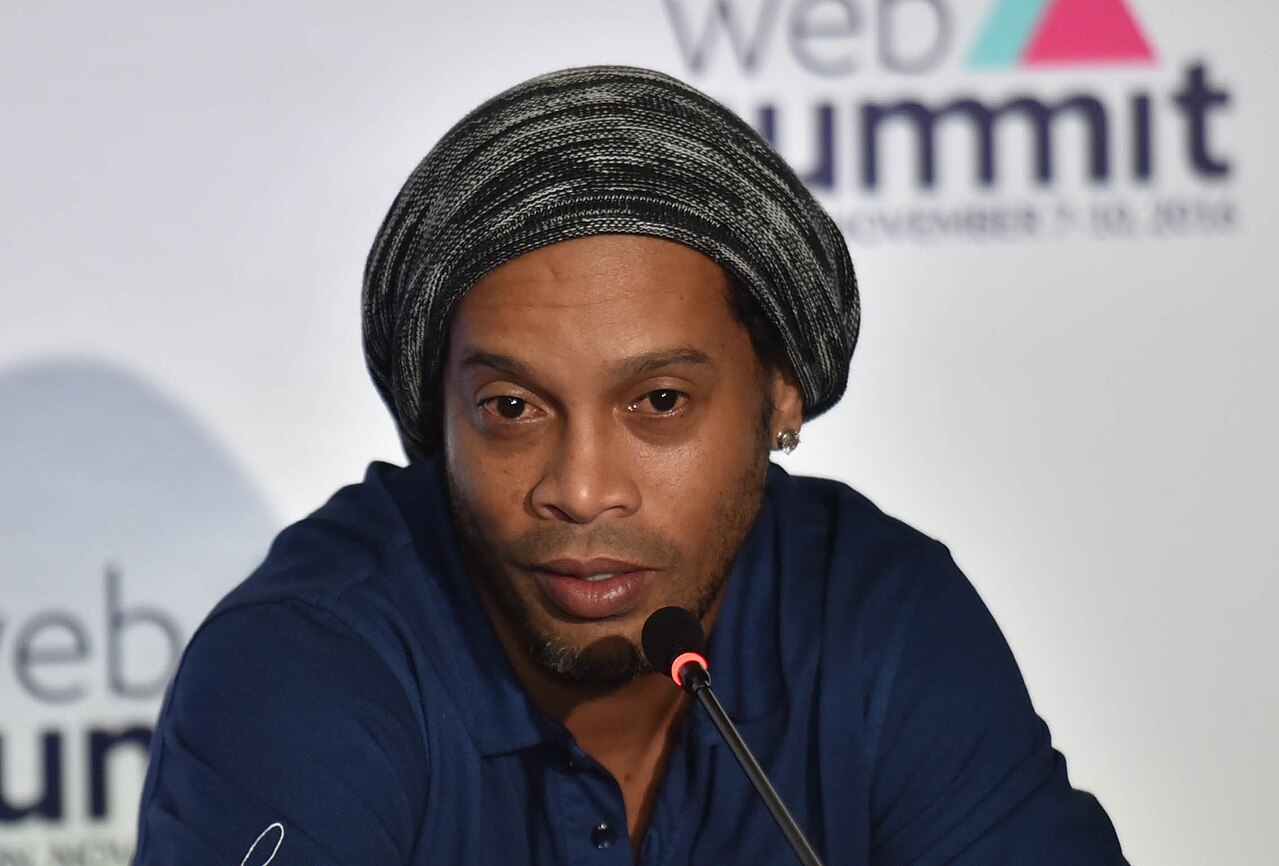 Ronaldinho plánuje ve 46 letech návrat na trávník. Cílem je jeden gól v italské třetí lize