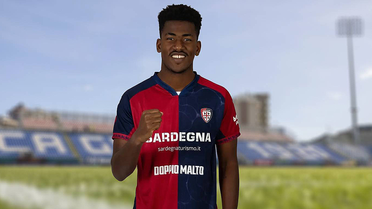 Fotbalista z italské ligy vlezl do bazénu, i když neuměl plavat. Jeho stav je vážný