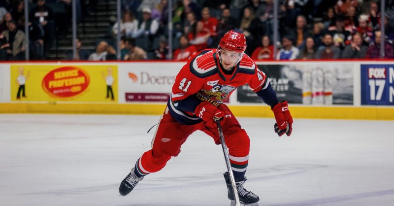 Becher tečí rozhodl přípravný zápas Detroitu a v NHL ukázal, proč si zaslouží místo. Pastrňák mezitím řídil výhru Bostonu