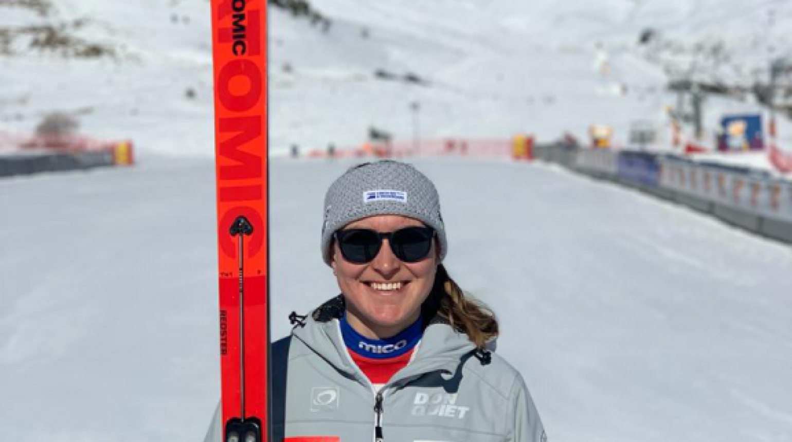 Po pádu v Garmischi dva týdny ležela v umělém spánku. Česká lyžařka Nová teď vyšla na hrad a chce zpět na svahy
