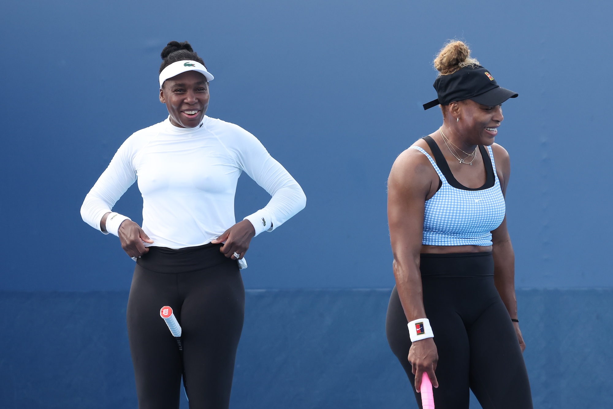 Sestry Williamsovy odmítly přijít na tiskovku po prohře na US Open. McEnroe jim veřejně vyčetl aroganci
