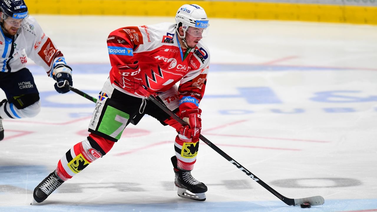 Sám nevěděl, kam střílí, a gólmanovi změřil teplotu. Mandát rozhodl šlágr extraligy a ukončil sérii Třince