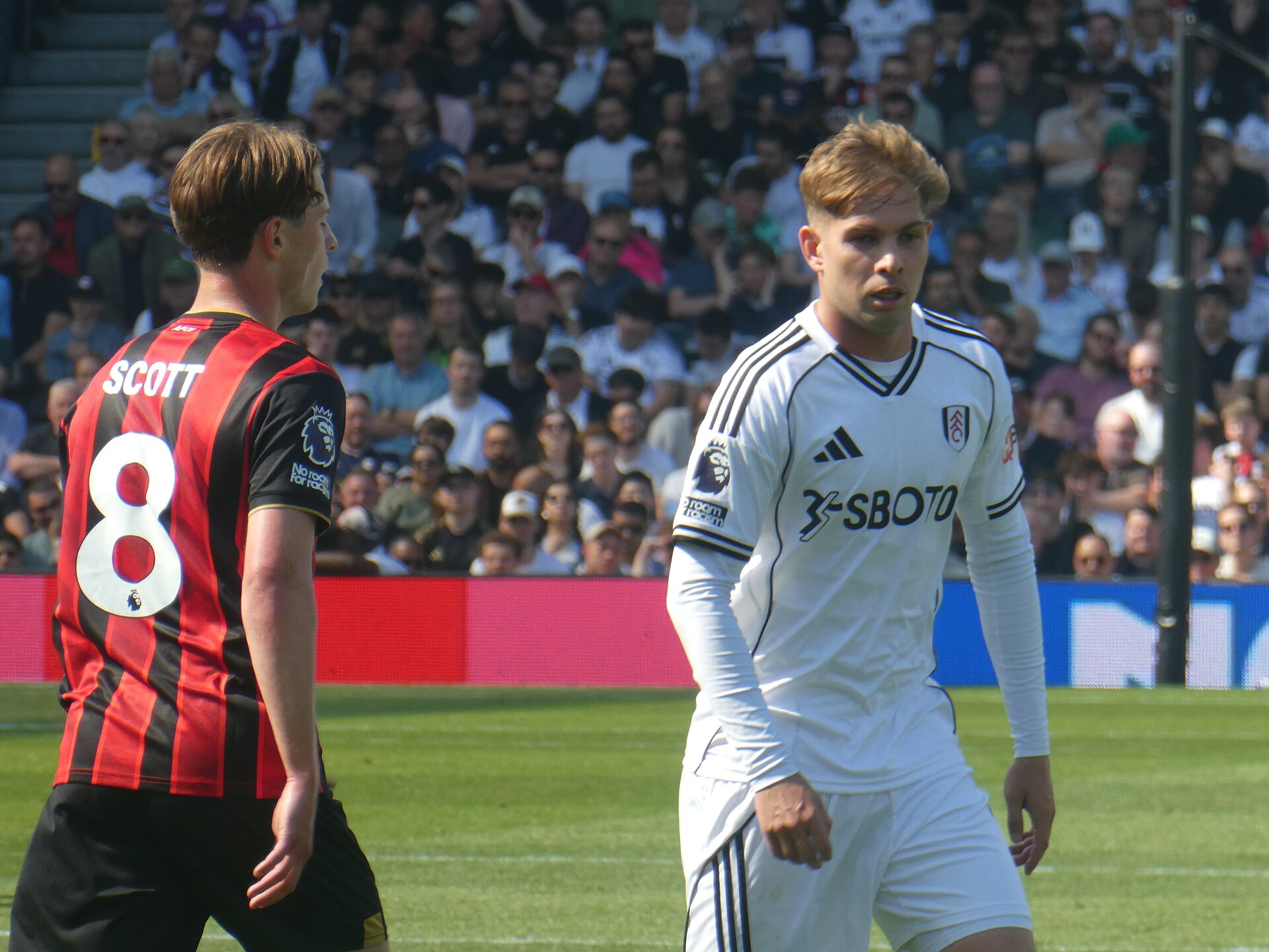 Fotbalista Bournemouthu nastoupil za Anglii na počest zemřelého dědečka. Bojoval se zraněním i se slzami