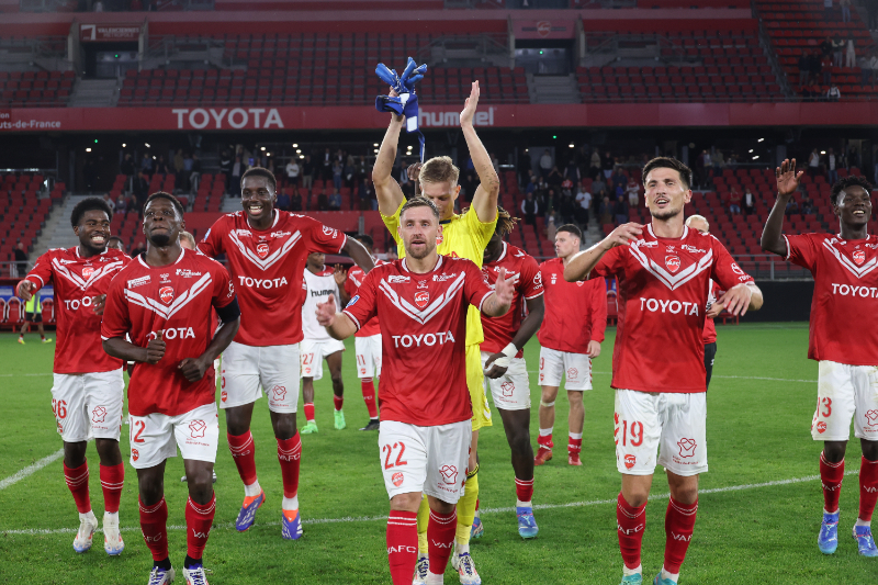 S týmem vyhrál 13:0 a den poté dostal padáka. Francouzský klub propustil trenéra po největší výhře v historii