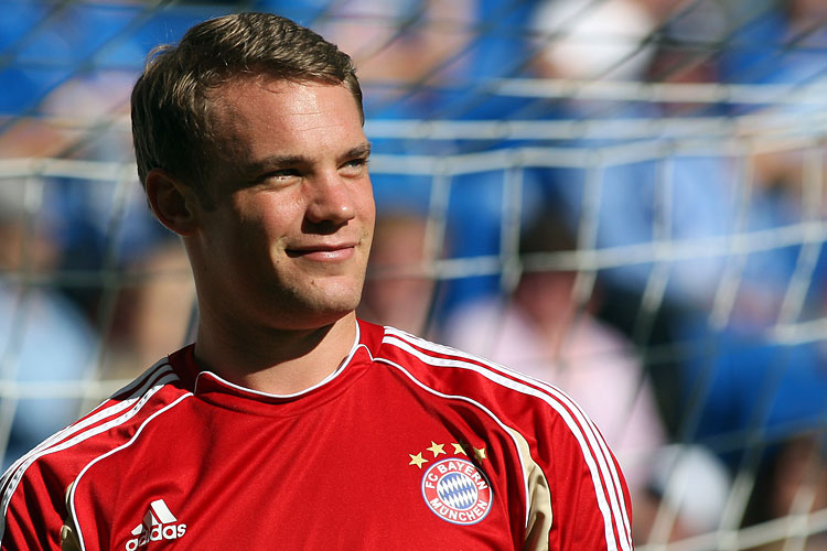 Napadl nemocnou ženu a sprostě ji urážel na streamu. Bailadora z Farmy doběhla spravedlnost, soud už rozhodl o trestu 2 Neuer v roce 2027 skončí a Bayern ztratí i jeho dvojku. Zkušenou posilu hledá v Anglii, brankář by přišel zadarmo