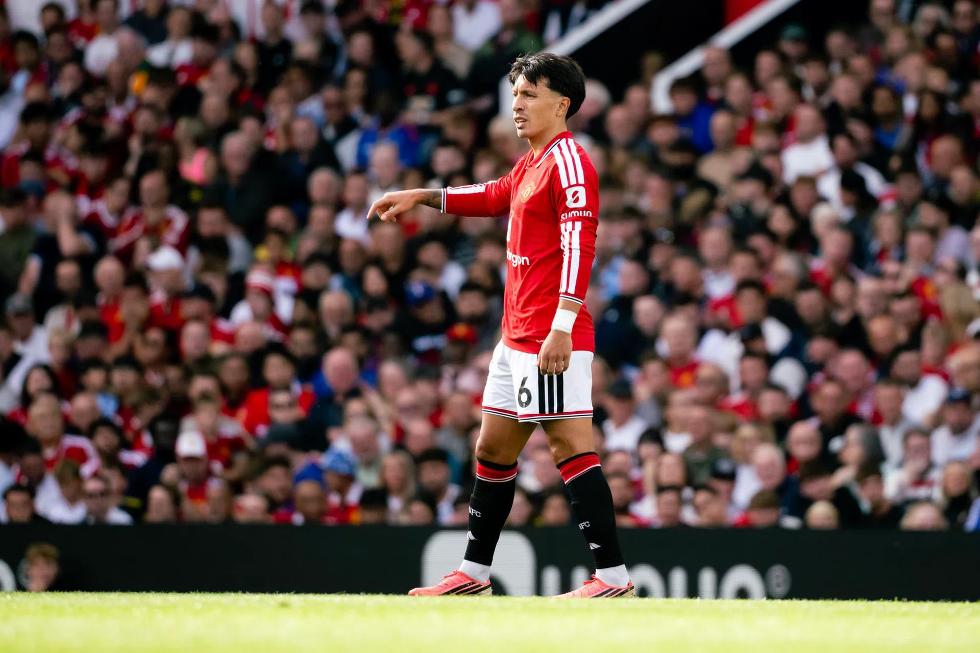 Očekávám víc od sportovního ředitele, řekl Martínez po prohře United. Rooney mu vystavil vlastní vysvědčení