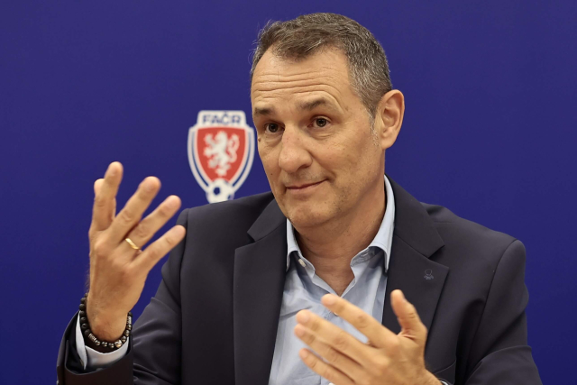 Hradec Králové padl po chybě sudího i videa. Komise rozhodčích přiznala, že Plechatý měl dostat červenou kartu