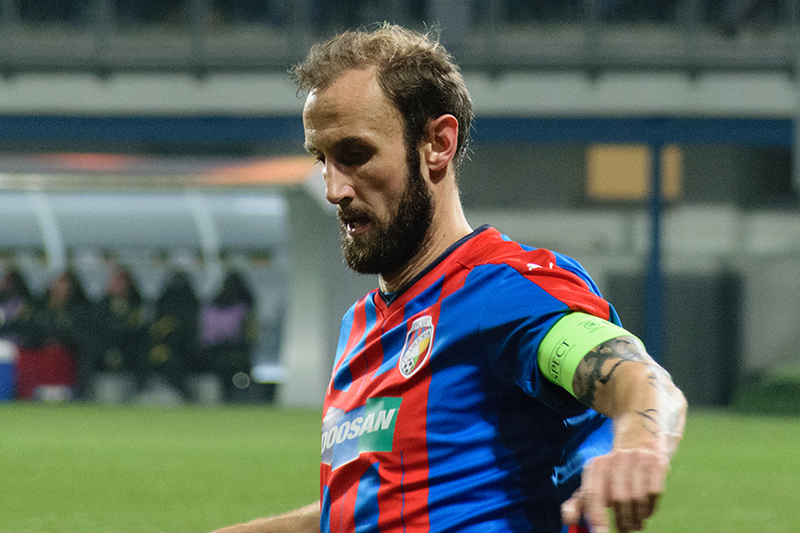 Hubník viděl záběry a nechápe rozhodčího. Sparta měla kopat penaltu, videorozhodčí situaci ani nepřezkoumával