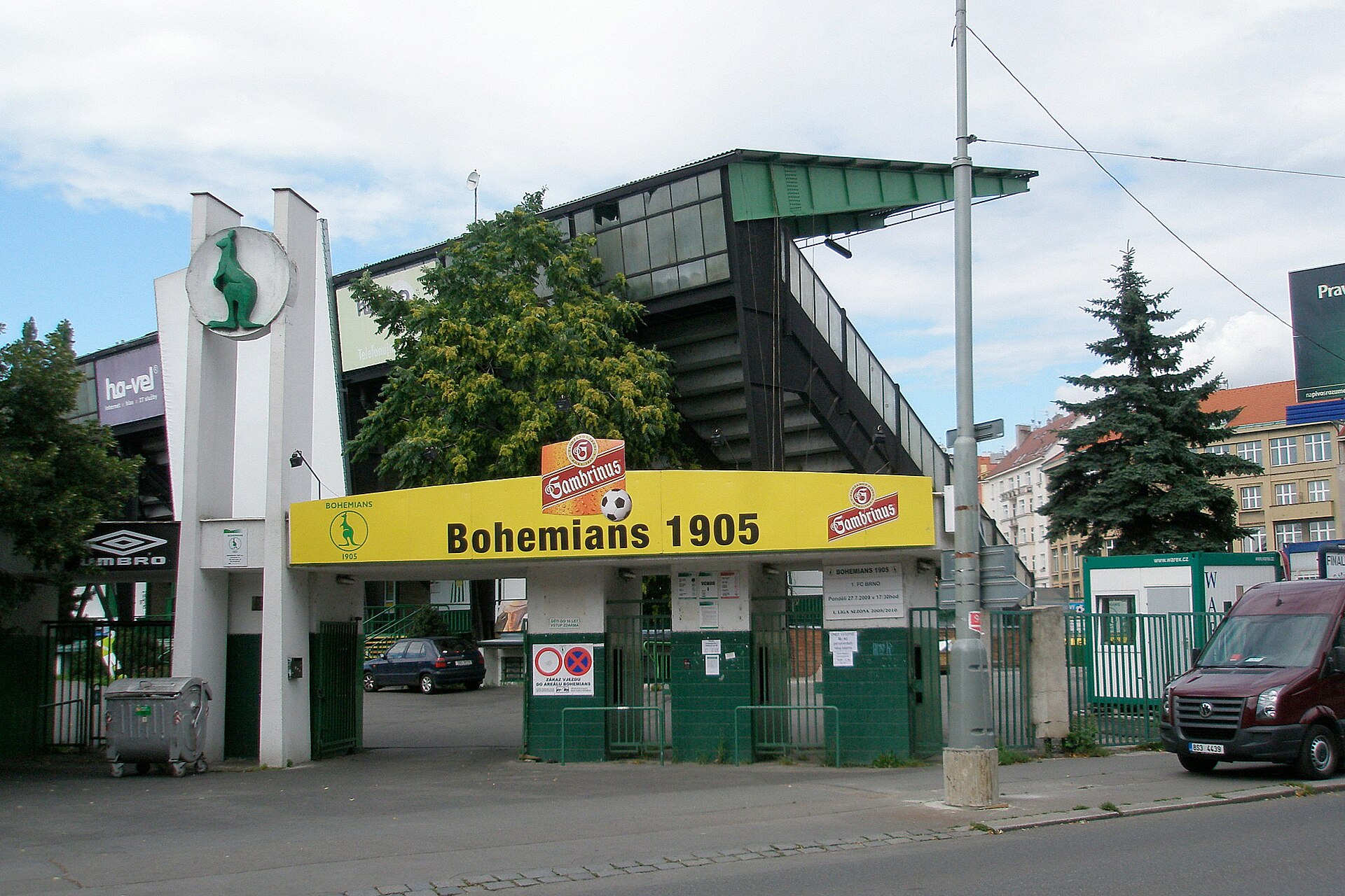 Bohemians čekali roky, teď je to tady. Ve středu ráno přijedou do Ďolíčku první stroje a začne růst nová tribuna