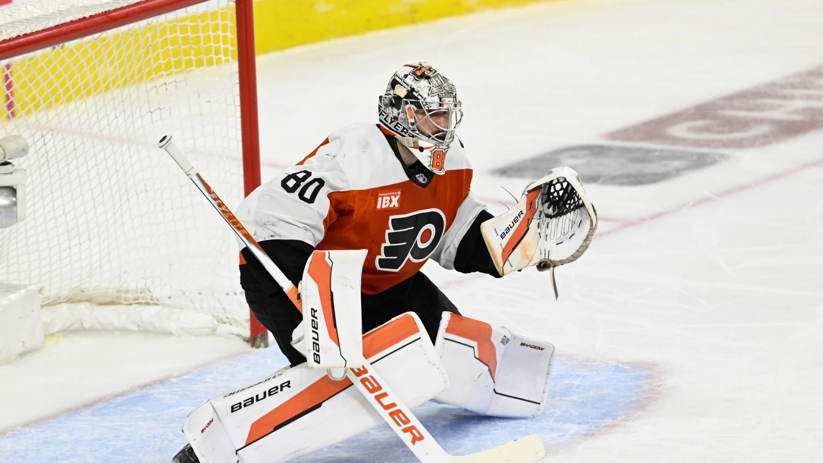 Český brankář zažil v NHL noční můru. Vladař schytal sedm gólů a trenér ho nechal chytat až do konce
